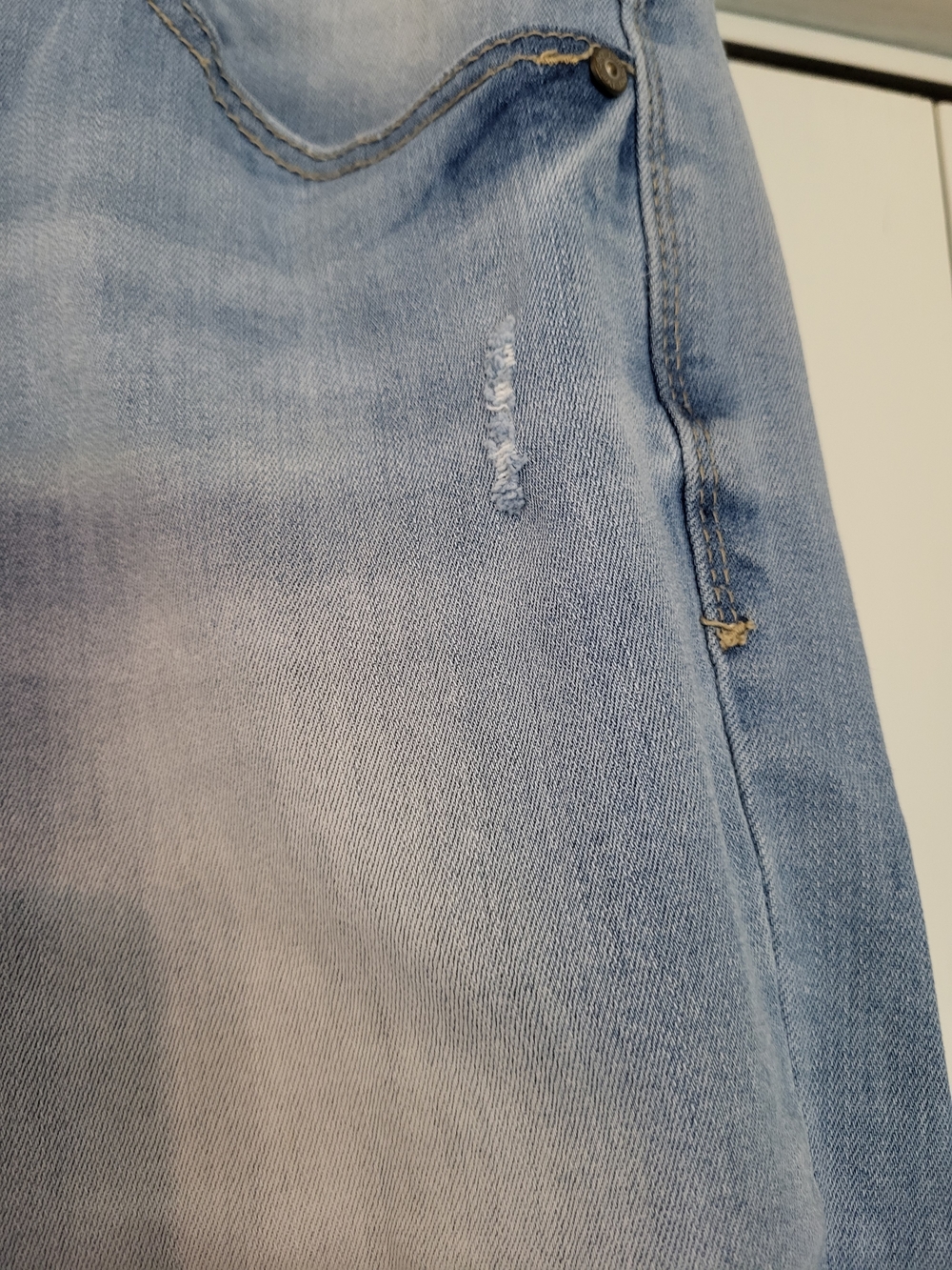 Democracy Flex-ellent Light Blue Cropped Jeans with Multicolor Scalloped Hem - Picture 10 of 14